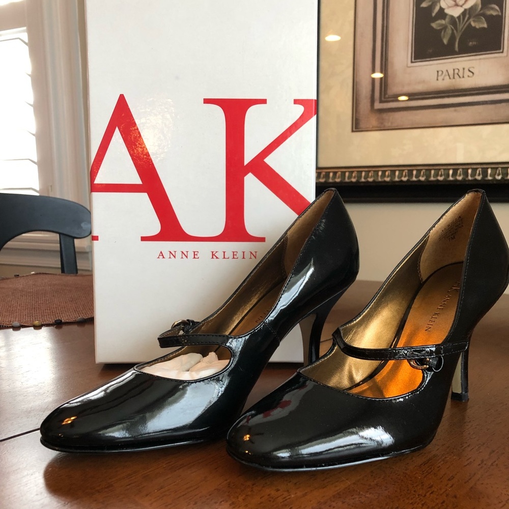 NEVER WORN AUTHENTIC Anne Klein shoes